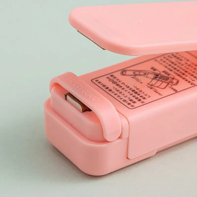 Mini Heat Bag Packaging Sealer Portable Plastic Bag Clip Sealing Machine Food Storage Seal Snack Sealing Kitchen Gadgets
