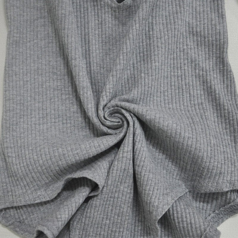 Threaded V-neck tie with crossover pants