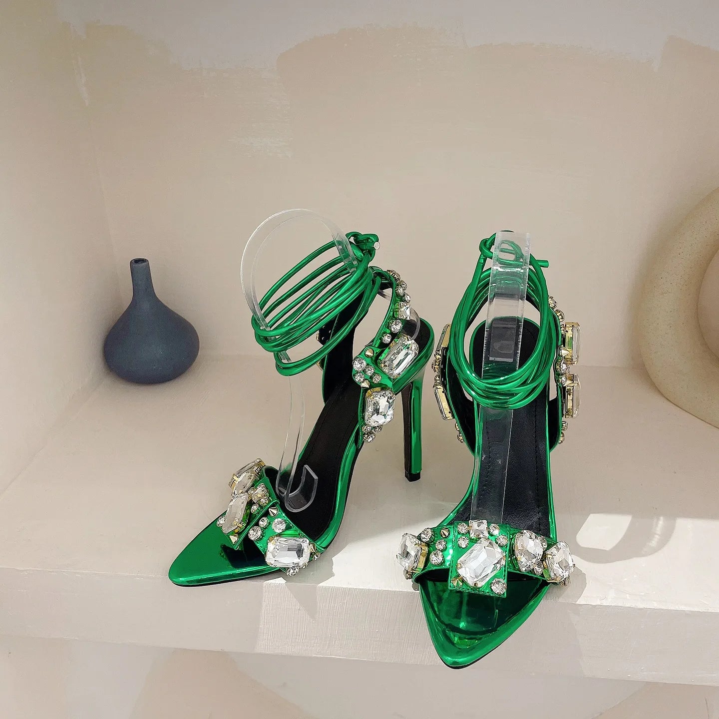 Sexy Ankle Strap Golded Sandals Women Party Nightclub Stripper Heels High Quality Crystal Diamond Pointed Toe Wedding Shoe