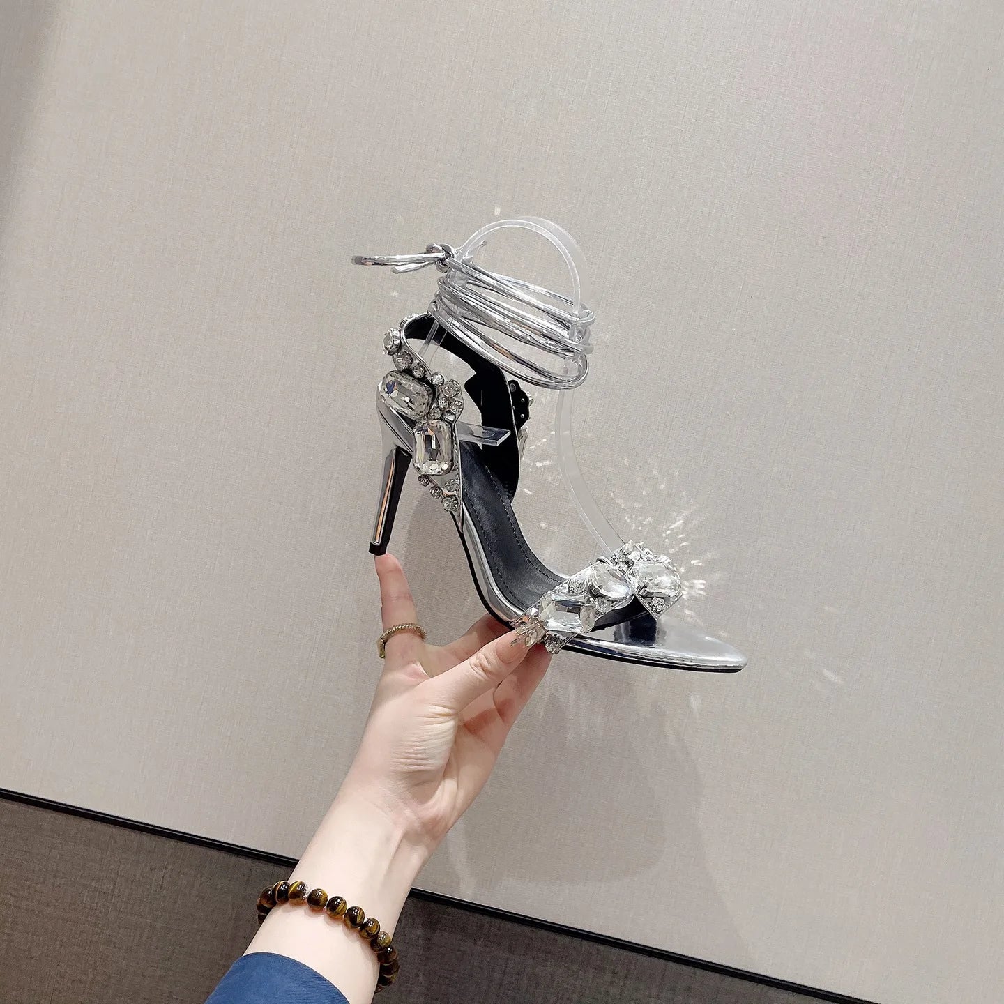 Sexy Ankle Strap Golded Sandals Women Party Nightclub Stripper Heels High Quality Crystal Diamond Pointed Toe Wedding Shoe